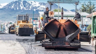 Se inició la pavimentación de la calle Lapataia
