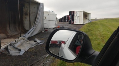 Un temporal de viento volcó cinco camiones en Azul