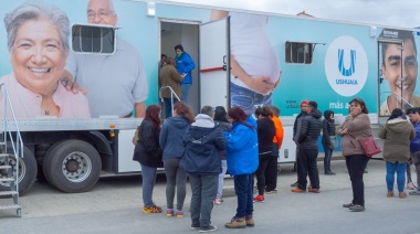 La unidad sanitaria móvil municipal atiende hasta el viernes en las 640 viviendas