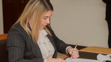 Será de $25.308: La Gobernadora firmó un aumento de la jubilación mínima en la provincia
