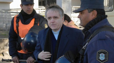 Ordenan incluir al sacerdote Julio Grassi en el registro genético de violadores
