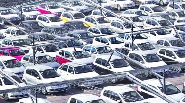 Por la recesión, las fábricas salen a vender 200.000 autos a precios más bajos
