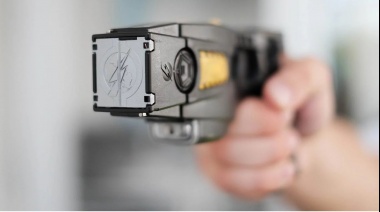 En qué casos las fuerzas de seguridad podrán usar las pistolas eléctricas Taser
