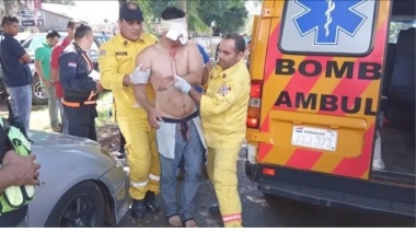 Un hombre se sacó los ojos con sus propias manos tras romper con su novia