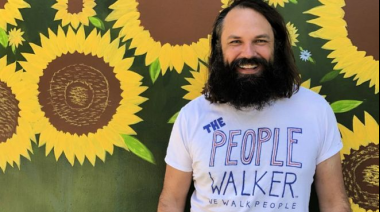 Chuck McCarthy, el paseador de personas