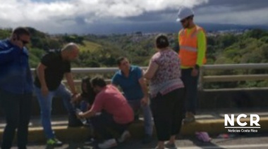 "No me van a sacar a mi hija”: dramático rescate de una nena que estuvo a segundos de ser arrojada de un puente por su mamá