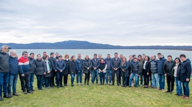 Cumbre del peronismo provincial: contundente apoyo a los candidatos del Frente de Todos
