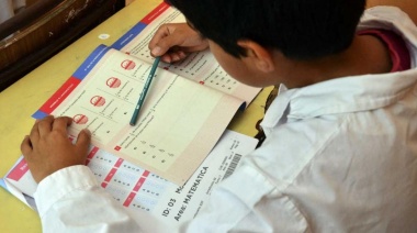 Según PISA, hay más de dos años escolares de distancia entre los chicos pobres y ricos de Argentina