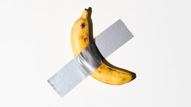 Un hombre se comió la banana del Art Basel, la obra valorada en USD 150.000