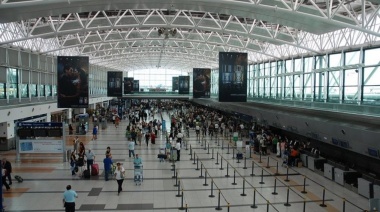 Reacción a la implementación del "dólar turista": más demanda en las agencias de turismo y adelanto de compras