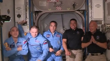 NASA y SpaceX: así fue el encuentro de los astronautas con la tripulación de la Estación Espacial Internacional