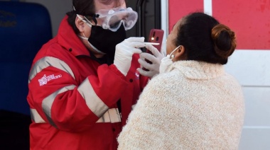 A quiénes se considera contactos estrechos de una persona con coronavirus y qué deben hacer