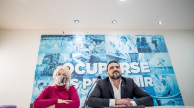 Vuoto se reunió con docentes de escuelas experimentales en su día.