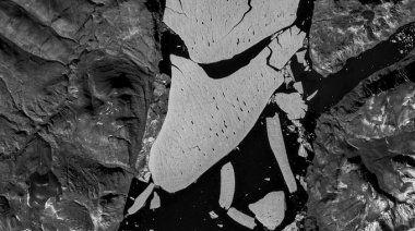 Así se está desintegrando la plataforma de hielo más grande del Ártico