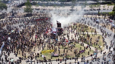 Marchas e incidentes en Chile: quemaron dos iglesias y saquearon comercios
