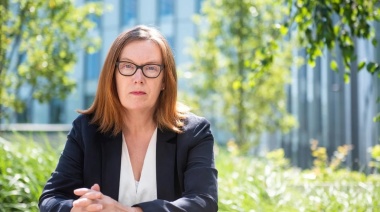 Sarah Gilbert, la científica que lideró el proyecto de la vacuna de Oxford contra el coronavirus: “Hay que esperar los resultados de fase 3”