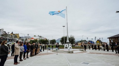 El intendente Vuoto inauguró la renovada Plaza Cívica 12 de Octubre