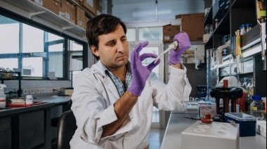 Un descuido durante un experimento llevó al científico uruguayo Juan Pablo Tosar a encontrar un tesoro insospechado.