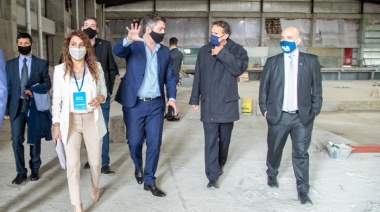 Martín Perez y el ministro Katopodis recorrieron la obra del natatorio municipal