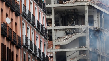 Una fuerte explosión de gas destrozó un edificio en el centro de Madrid: al menos tres muertos