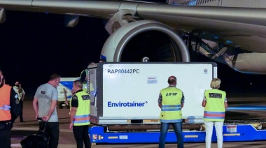 El sábado saldría otro vuelo a China a buscar vacunas de Sinopharm