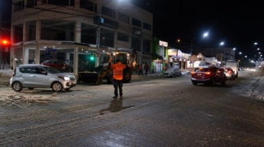 Limpieza y despeje de nieve en Avenida Magallanes