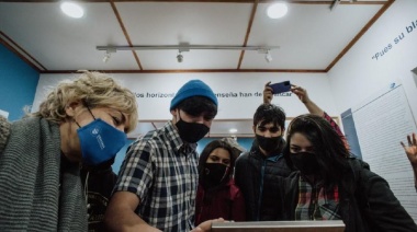 Distinguieron a estudiantes del Colegio Sábato por investigación sobre Malvinas