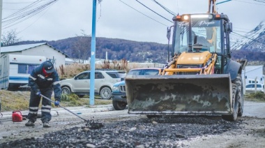 Reparan calles en el barrio Mirador de los Andes