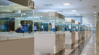Migraciones: Es una "necesidad sanitaria" el regreso limitado de pasajeros del exterior