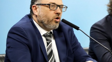 Salmoneras: "Entre el vale todo y la prohibición hay variantes a evaluar, como regulación y controles ambientales."