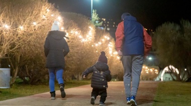 Invitan a recorrer la ambientación de invierno del Paseo de las Rosas