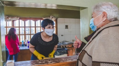 Jornada de de desinfección, limpieza y arreglos en el Centro de Jubilados "Nuestro Hogar Austral"