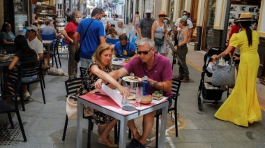 Si se recibió una combinación de vacunas contra el COVID-19, ¿cuál es válida para viajar?