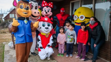 En el Mes de las Infancias, Tolhuin acompañó con golosinas sin TAC