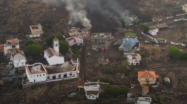 La lava del volcán en Canarias lleva arrasadas 154 hectáreas y 320 edificaciones