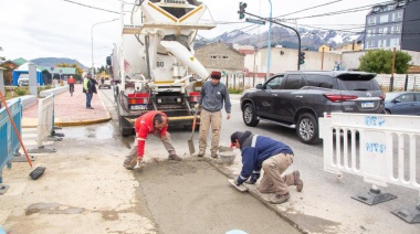 Reparan cañerías cloacales en Piedrabuena y Maipú