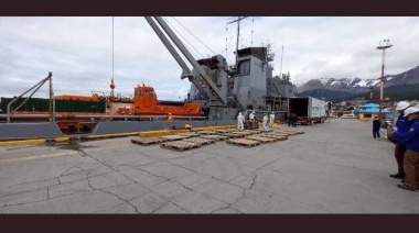 Importante operativo logístico antártico en el puerto de Ushuaia