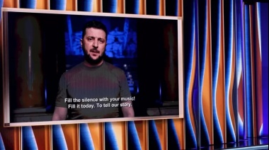 "Apoyen a Ucrania de cualquier manera pero no con silencio": El potente mensaje de Zelensky durante los premios de la música de EE.UU.
