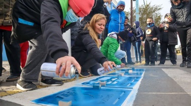 Río Grande Inclusiva: Pintaron pictogramas en las sendas peatonales