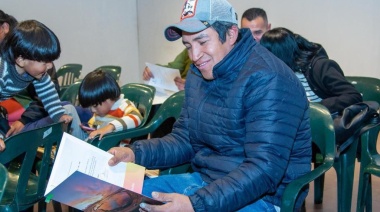 Vecinos del barrio "Bajada de los Maestros" recibieron sus decretos de preadjudicación