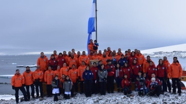 Cómo viven las 9 familias de la Base Esperanza. Hay  15 niños