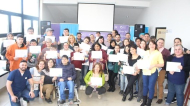 La Municipalidad entregó certificados de Formación Laboral a 44 vecinos de nuestra ciudad