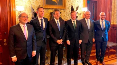 Cuentas de argentinos en EEUU: El Gobierno avanza con un convenio fiscal para cobrar impuestos sobre unos USD 100.000 millones