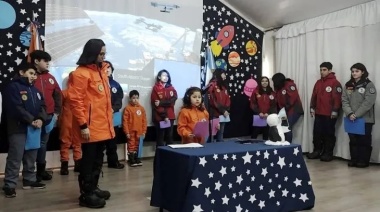 Alumnos de la Base Esperanza conversaron con un astronauta en el espacio