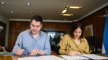 Martín Perez firmó la financiación para equipamiento del mercado local en El Fénix