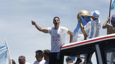“Jugador número 12″. El emotivo mensaje de Scaloni para los hinchas que fueron a festejar el triunfo de la Selección