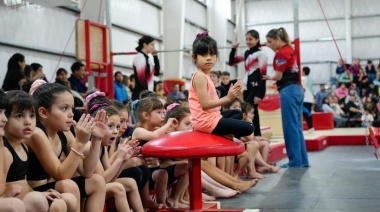 Multitudinario encuentro en Centro Municipal de Gimnasia Artística