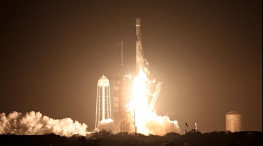 Una nave de EEUU despegó hacia la Luna y busca ser la primera empresa privada en alunizar
