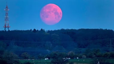 Luna llena Rosa: Cuándo y a qué hora se podrá ver en Argentina