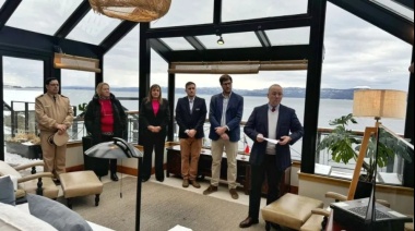 Acuerdo entre la Municipalidad de Puerto Williams y la Armada Argentina para el transporte por vía marítima”